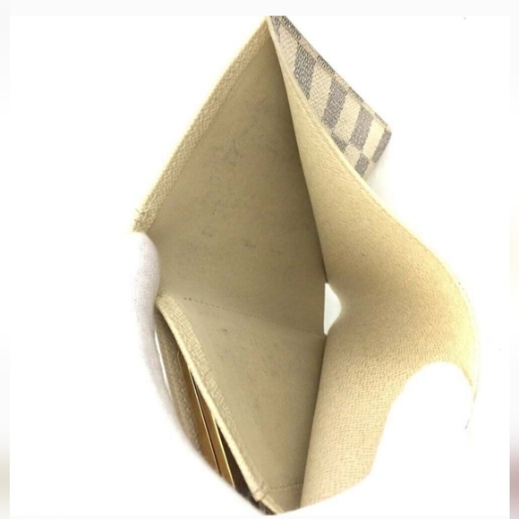 Authentic Louis Vuitton Damier Kisslock/Bifold Wallet, Cream and Grey - Picture 6 of 8